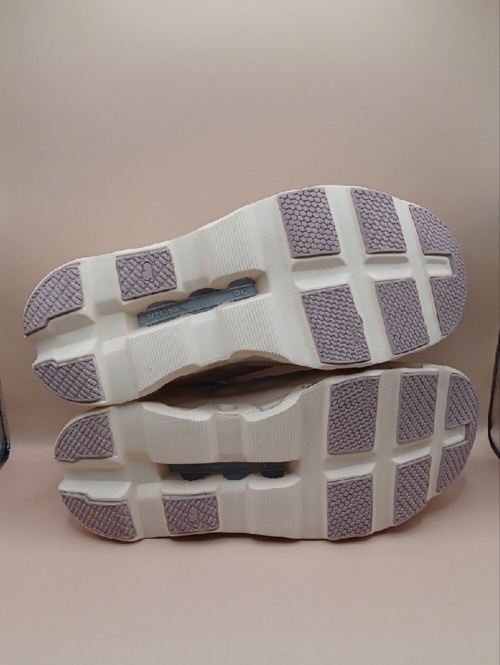 NWOB ON Cloudmonster Running Shoes-Moon/Fawn Size W:8.5 M:7 US 61.97785 - Picture 10 of 15